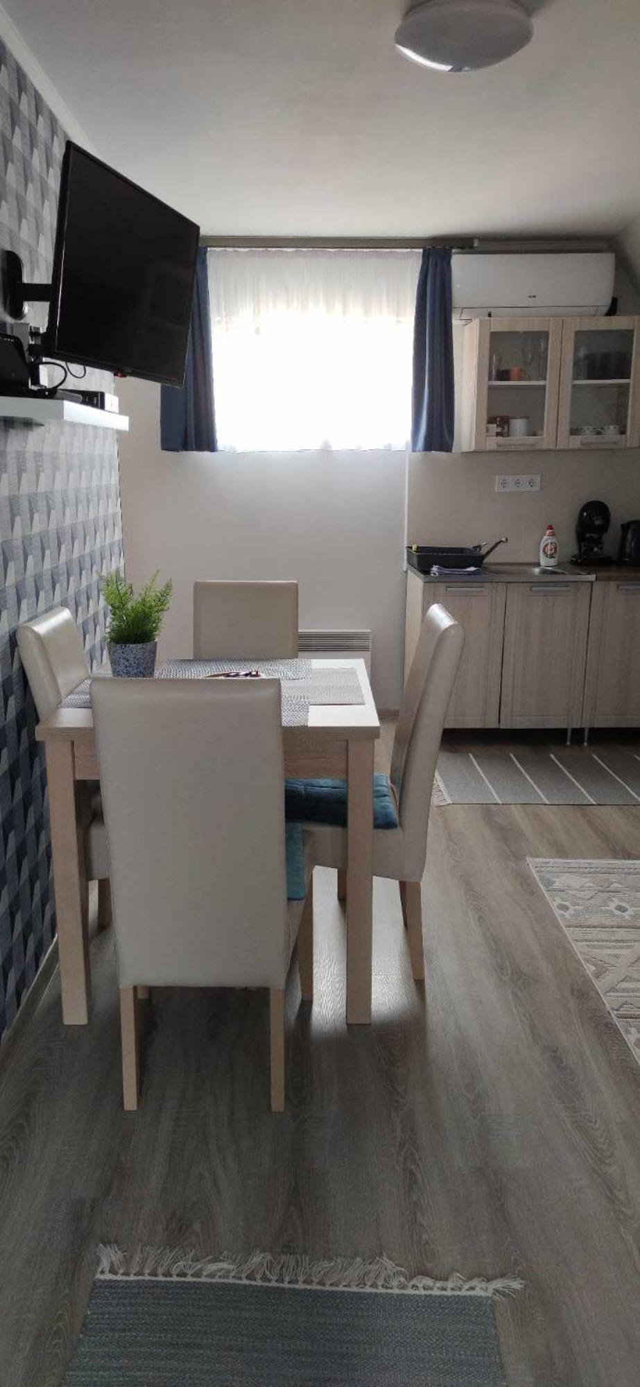 Varfal Apartman II Егер Екстериор снимка