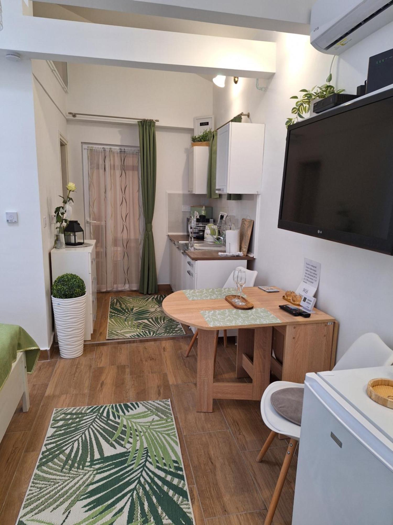 Varfal Apartman II Егер Екстериор снимка